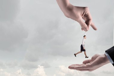 El güç ve kontrol. Karışık teknik