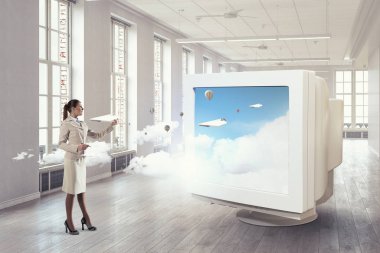 Eski bilgisayar monitörü. Karışık teknik