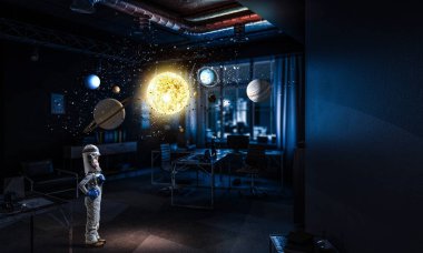 Astronot olmak istiyor. Karışık teknik