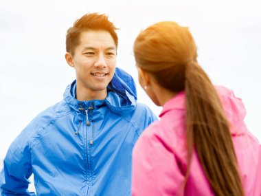 Ayakta Plajı'nda genç Çift