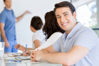 İş toplantısı sunumu ile