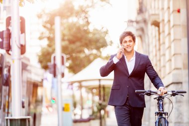 Bisiklet ile başarılı iş adamı