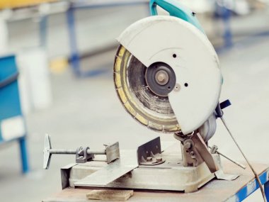 Asya işçi fabrikada üretim tesisi