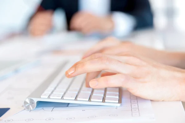 Image of womans hands typing — Stock Photo, Image