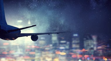 Uçak gökyüzünde. Karışık teknik