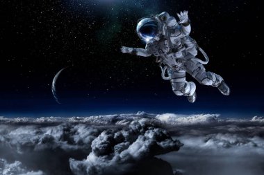 Astronot uzay misyonu
