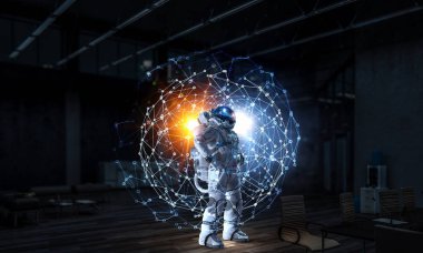 Uzay Adamı ve görevi. Karışık ortam