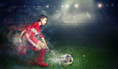 O bir şampiyon olmaya devam etmektedir. Karışık teknik