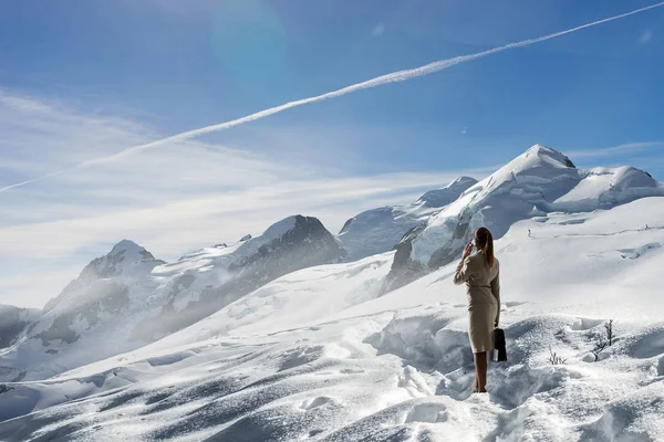 El clima frío no es la razón — Foto de Stock