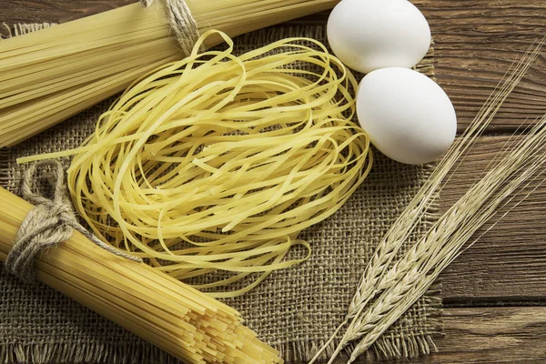 Sluiten van gele pasta — Stockfoto