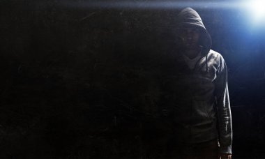 Adam hoody. Karışık teknik