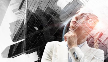 düşünceli iş kadını