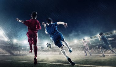 Çocuk futbol oynamak. Karışık teknik