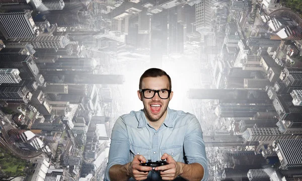 Gamer ragazzo con joystick — Foto Stock