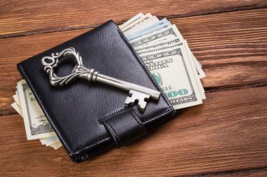 Kapıları açmak için anahtar paradır