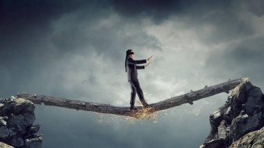 Riskli adımları yapmak. Karışık teknik