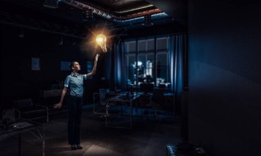 Onun fikirlerini çok parlak. Karışık teknik