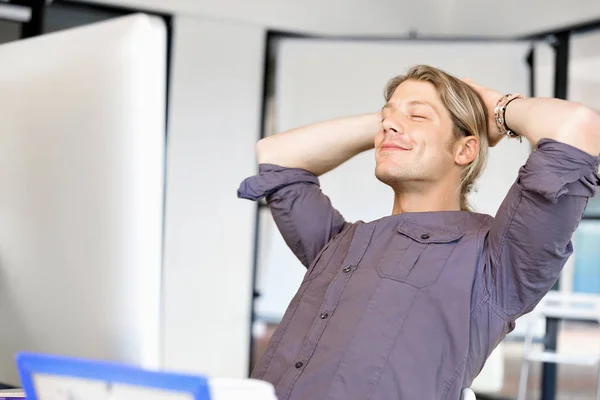 The young businessman relaxed — Stock Photo, Image