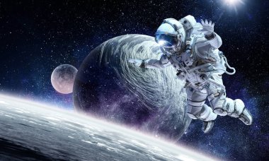 Astronot uzay misyonu