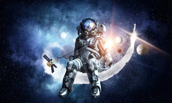 Imagem de fantasia espacial com astronauta. Meios mistos — Fotografia de Stock