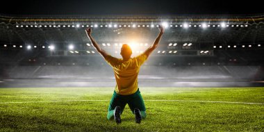 Stadyum, futbol oyuncusu. Karışık teknik