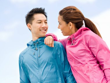 Ayakta Plajı'nda genç Çift