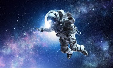 Astronot uzay misyonu