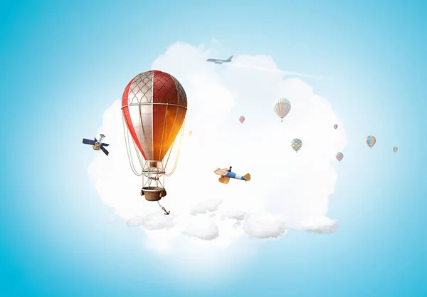 Luftballon am Himmel. Gemischte Medien — Stockfoto