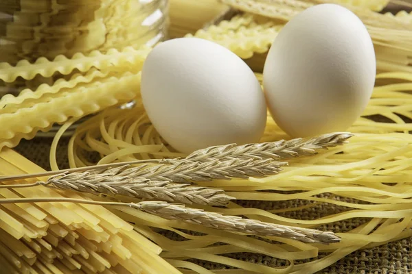 Sluiten van gele pasta — Stockfoto