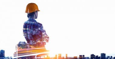 Mühendis kadın ve cityscape. Karışık teknik