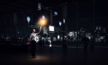 İşkadını ofisinde. Karışık teknik