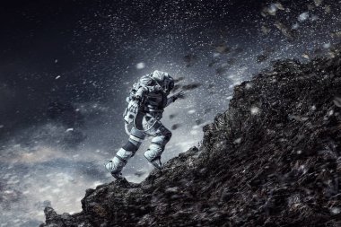 Hızlı çalışan uzay adamı. Karışık teknik