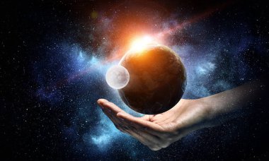 Bütün dünya elinde. Karışık teknik