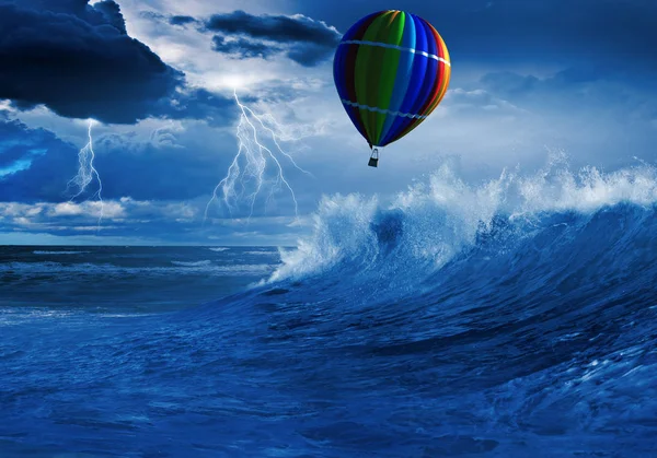 Balón v bouři — Stock fotografie