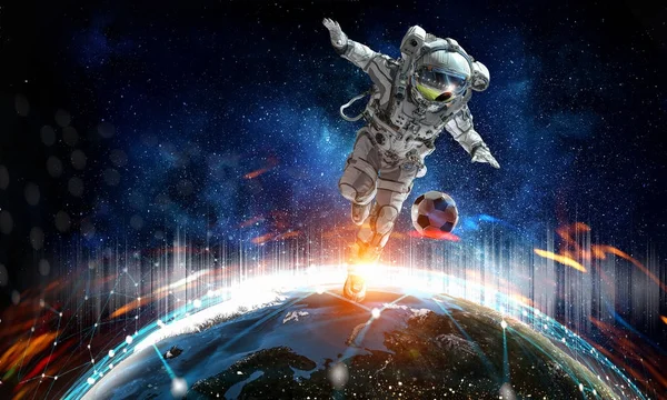 Astronaut Speel voetbalspel — Stockfoto