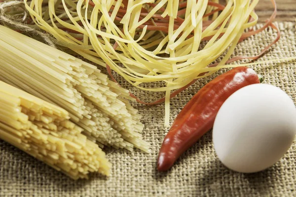 Sluiten van gele pasta — Stockfoto