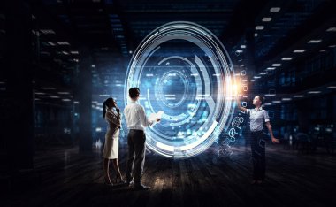 Karanlık ofiste iş adamları. Karışık teknik