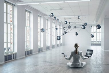 Denge bulmaya çalışıyorum. Karışık teknik