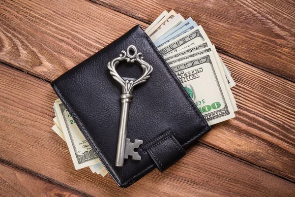 Money is key to open doors — Stock Photo, Image