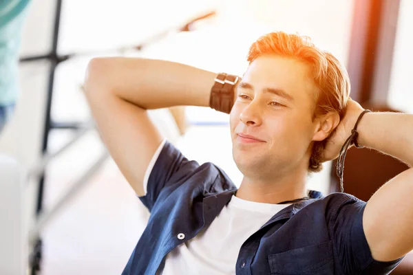 The young businessman relaxed — Stock Photo, Image