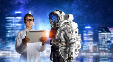 Uzay giysisi tasarım. Karışık teknik