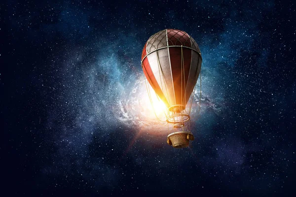空气气球在空间 — 图库照片