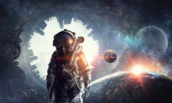 Uzayda astronot explorer. Karışık teknik