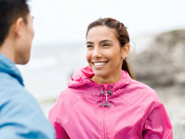 Ayakta Plajı'nda genç Çift