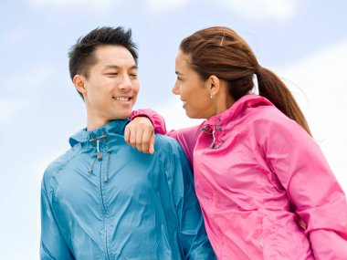 Ayakta Plajı'nda genç Çift