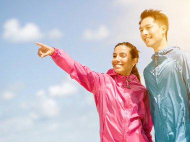 Ayakta Plajı'nda genç Çift