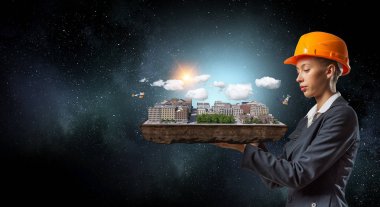 Kadın sunan inşaat projesi. Karışık teknik