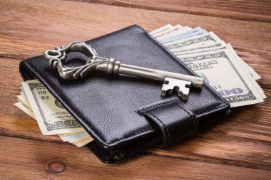 Kapıları açmak için anahtar paradır