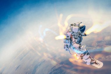 Yönetim Kurulu uçan üzerinde uzay adamı. Karışık teknik