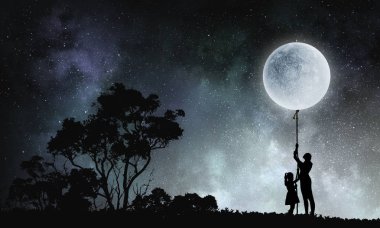 İnsanlar alıcı ay